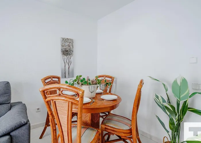 Topacio I 32a - Grupo Turis * Κάλπε